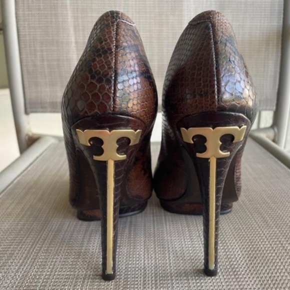 Tory Burch Jude-Amazon Snake Print Signature Pumps Heels EUC - Picture 9 of 12
